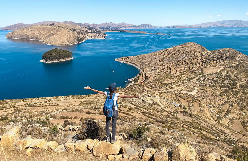 Lake Titicaca: a few days between Islands and Folklore
